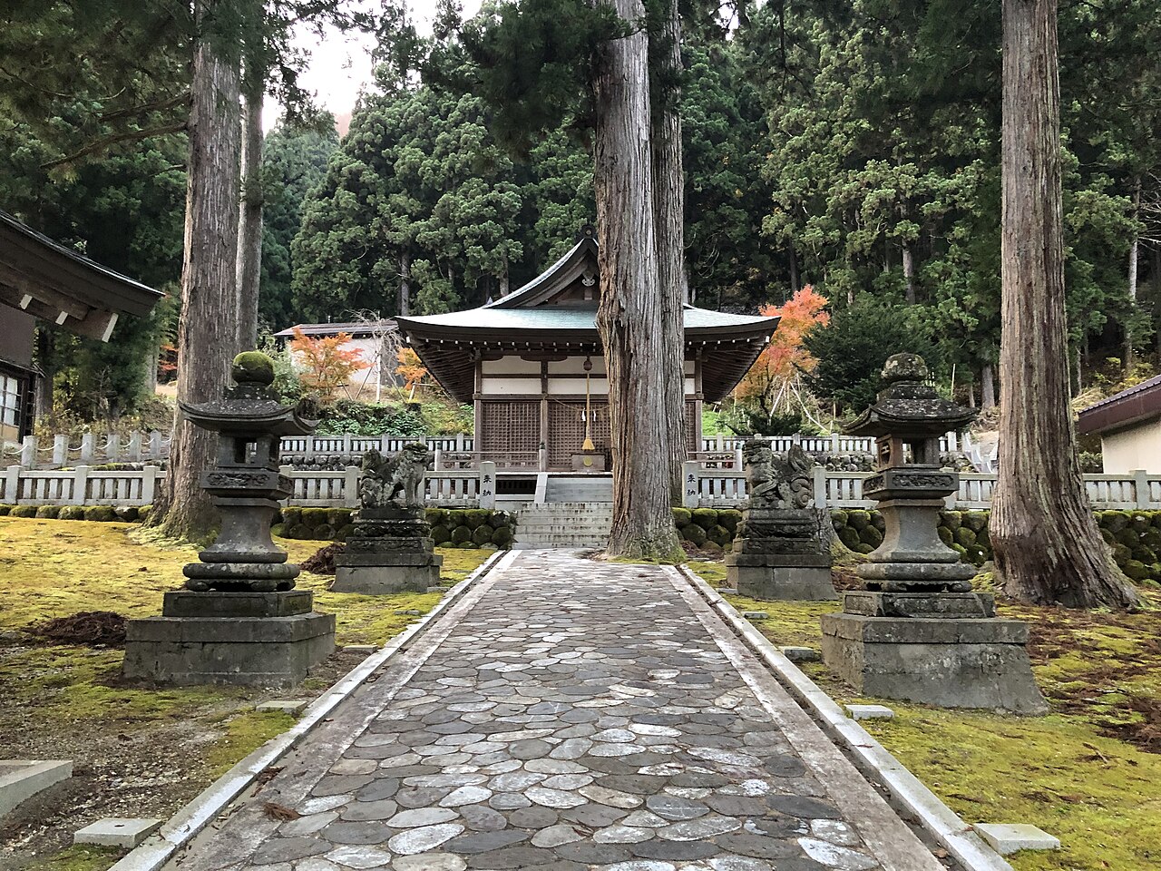 上梨白山宮の写真