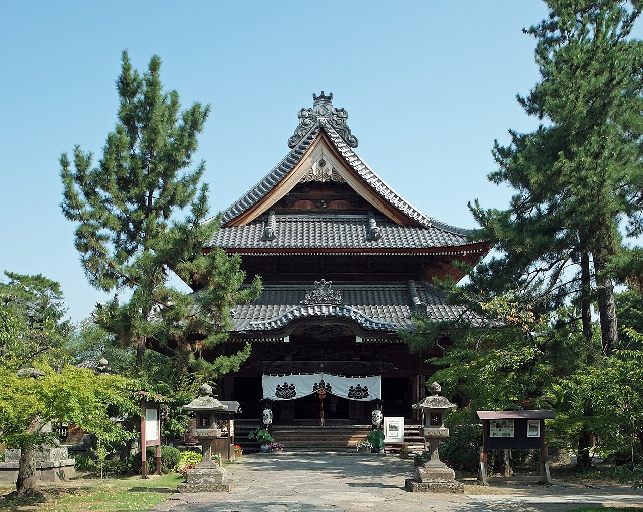 信濃国分寺の写真
