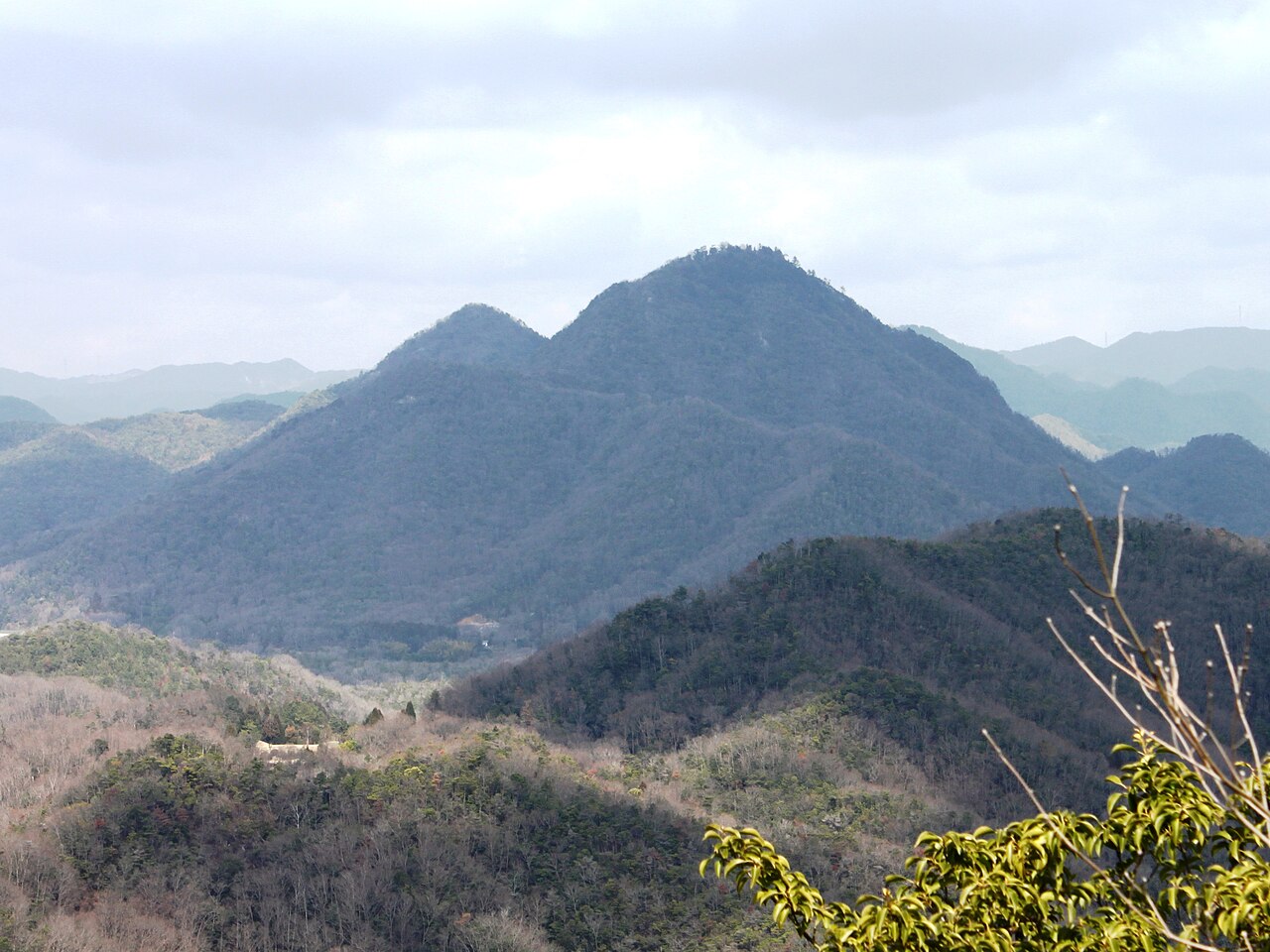 羽束山の写真