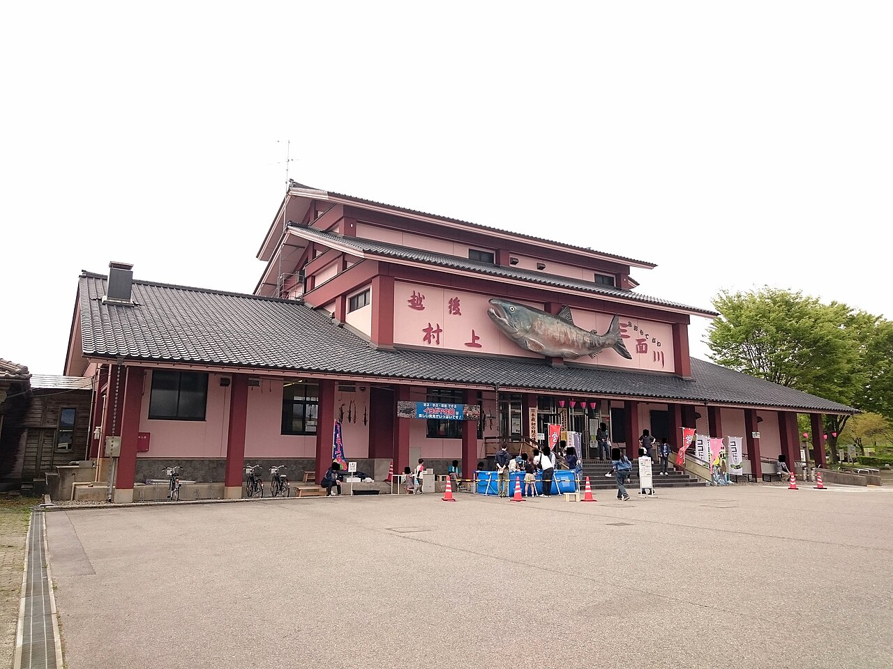 イヨボヤ会館の写真