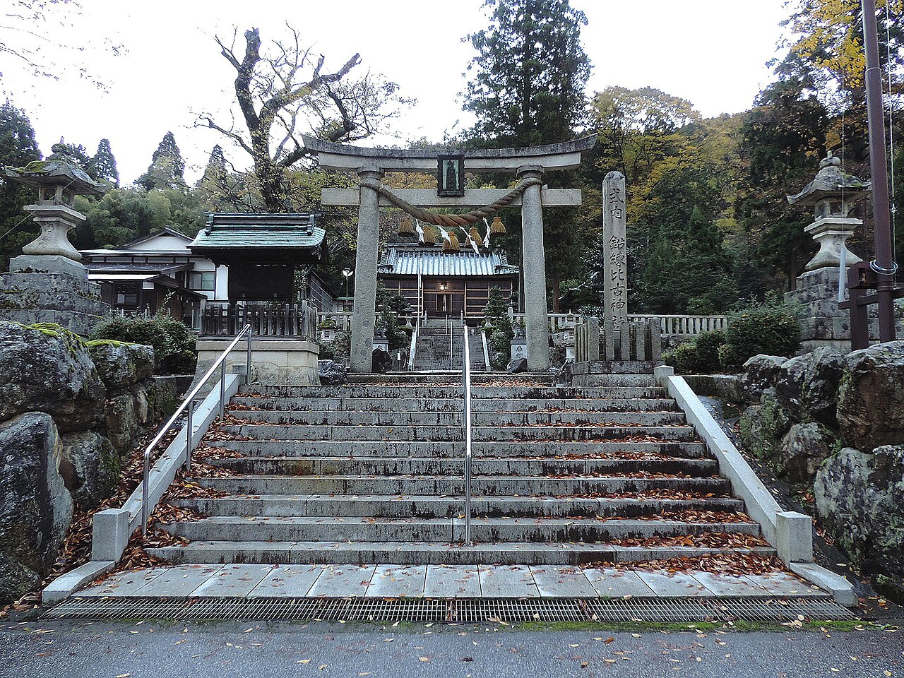 鉛練比古神社の写真
